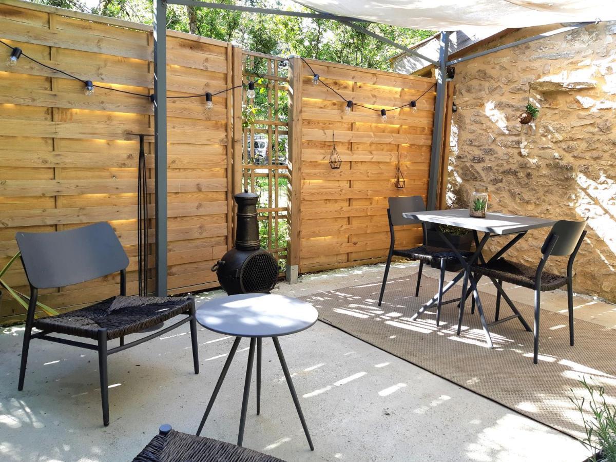 La Tourelle 82 Bed & Breakfast Saint-Antonin-Noble-Val Exterior photo
